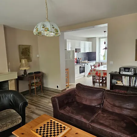 Le Moustic Rarecourt